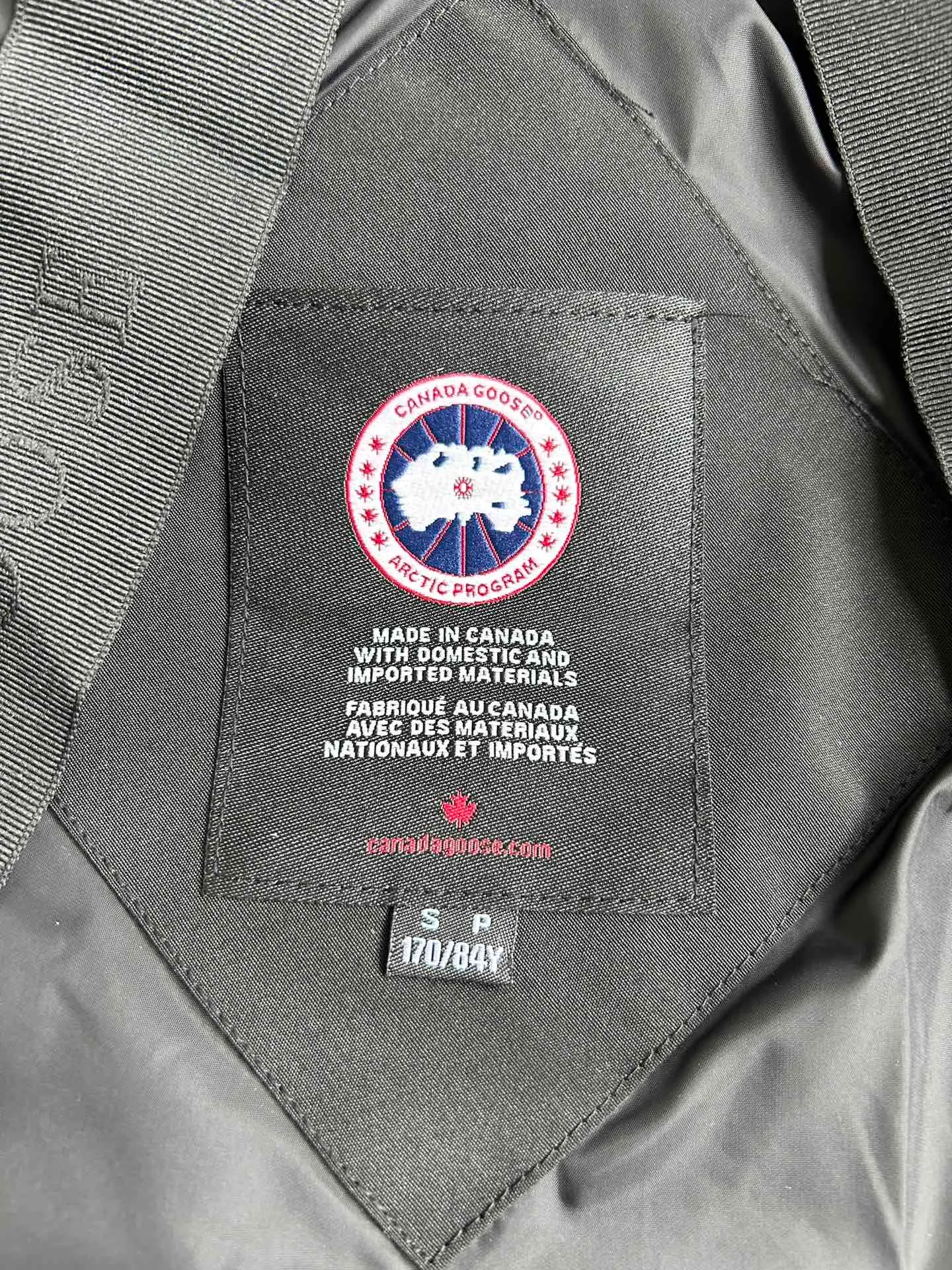 P840 E24 model 5816M Expedition men's model black. Sizes: XS S M L XL XXL.